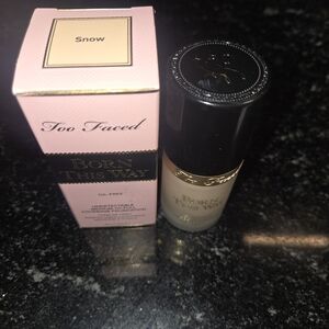 Too Faced Born This Way Foundation - Snow Shade